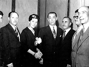 O diretor Carlos Henrique Liberalli (esq) com Juscelino Kubitscheck (centro) e Ulysses Guimarães (dir), em 1957