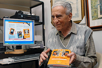 O professor Osmar Salles de Figueiredo: texto gravado em áudio (Foto: Antonio Scarpinetti)