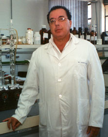 O professor  Admar Costa de Oliveira, coordenador da pesquisa: ácidos graxos e vitamina E na suplementação dietética