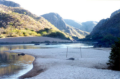 Localidade de Curralinho, que fica às margens do Rio Paraná, onde Benito nasceu  (Foto: Acervo pessoal)