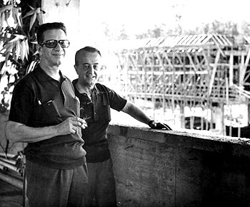 Damy e Zeferino no meio do canteiro de obras que era o campus no início da década de 70: amizade ainda intacta (Fotos: Acervo Histórico do Arquivo Central (Siarq))