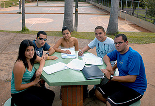  Dirigentes da Liga das Atléticas da Unicamp: em busca da regularização com base no Código Civil Brasileiro (Foto: Antoninho Perri)