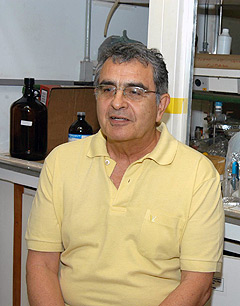 Nelson Durán, professor do Instituto de Química: na força-tarefa (Foto: Antoninho Perri)