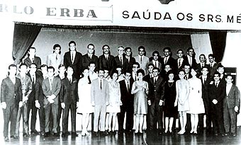 Primeira turma de formandos de Medicina, em 1968: primeiro vestibular teve 1.654 candidatos para 50 vagas (Fotos: Acervo Arquivo Central (Siarq) Unicamp)
