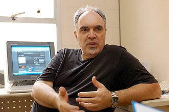 O professor Eduardo Paiva: convênio viabiliza produção (Foto: Antônio Scarpinetti)