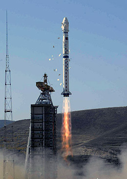 Lançamento do CBERS-2, em outubro de 2003: Brasil foi o terceiro país a tratar imagens de satélites   (Fotos: Antoninho Perri)
