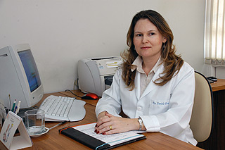 A ginecologista Daniela Fornel de Oliveira Silva: â€œAs polÃ­ticas de assistÃªncia devem ser revistas com mais empenhoâ€ (Fotos: Antoninho Perri)