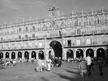 Plaza Maior, em Salamanca, cujo espaço livre é ponto de encontro de estudante e da população