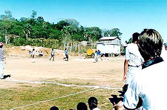 Jogo de futebol (Fotos: Divulgação)