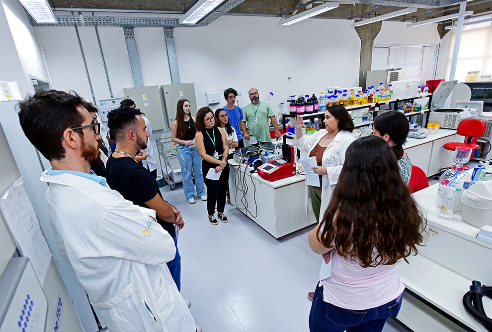 Na primeira visita técnica, os estudantes estiveram no Centro de Química Medicinal e na Unidade Multidisciplinar de Experimentação Animal, ambos na Unicamp