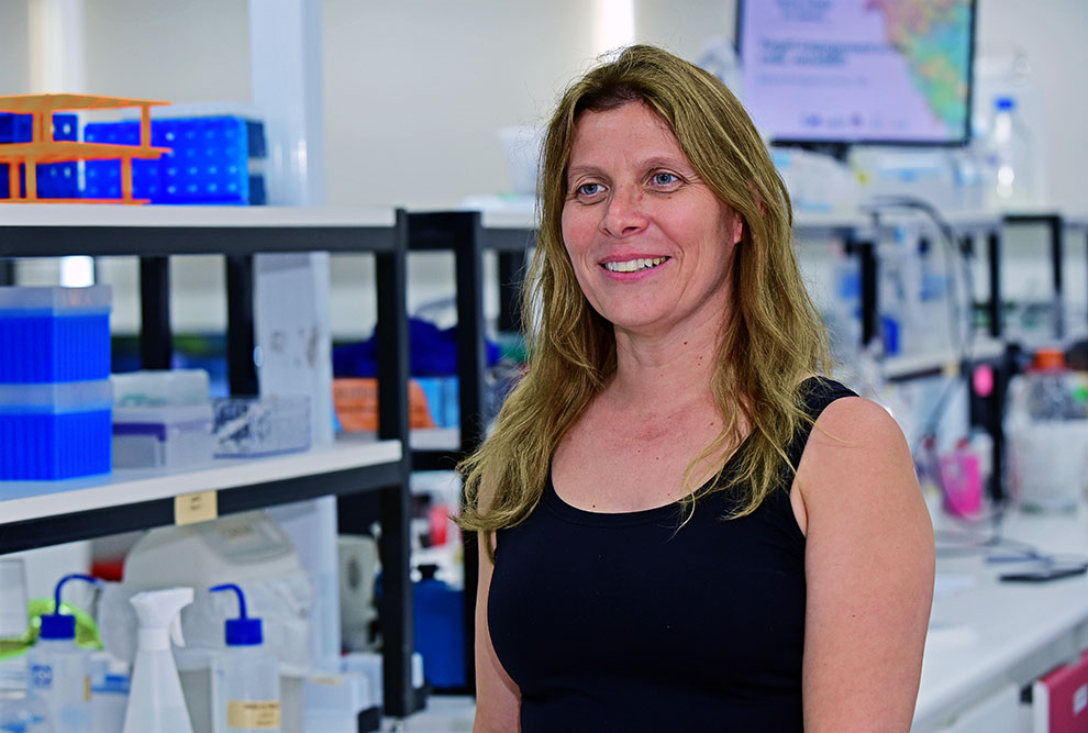 A coordenadora do CQMED, Katlin Massirer: estudantes puderam conhecer as etapas de produção de proteínas, ensaios bioquímicos e celulares e  estrutura tridimensional de proteínas
