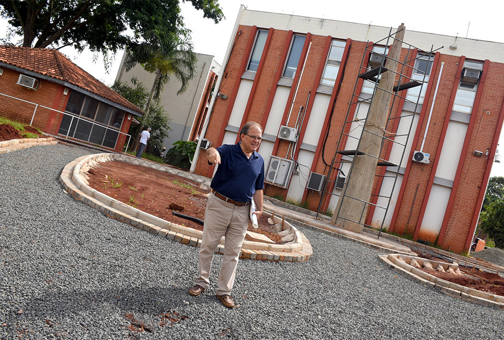 O arquiteto Antonio Luís Tebaldi Castellano, da Coordenadoria de Projetos (CProj) da Fecfau: monumento tem um valor simbólico muito grande para a Unicamp